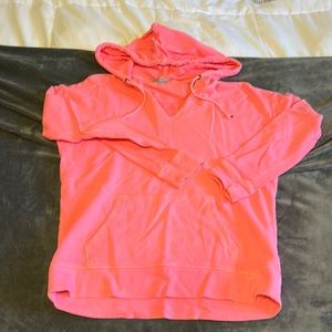 🍣 GAP bright salmon toned distressed neon pink hoodie. Soft, perfect fit.